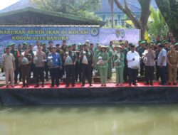 Kunjungan Kerja ke Makodim 0413/Bangka, Danrem 045/Gaya Tabur Benih Ikan dan Panen Sayur Hidroponik 