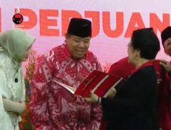 Hidayat-Hellyana Terima SK Langsung dari Megawati Maju di Pilgub Babel 2024