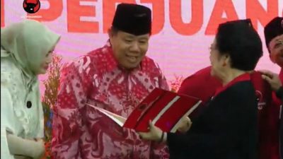 Hidayat-Hellyana Terima SK Langsung dari Megawati Maju di Pilgub Babel 2024