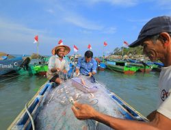 Bantuan Sosial untuk Masyarakat Pesisir, Gerakkan Ekonomi dan Ketahan Pangan