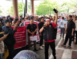 Pantaskah Rakyat Mengemis Hak Kepada “Pelayannya”?