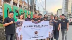 PWI Pokja Pangkalpinang Bagikan Ratusan Paket Takjil Gratis di Jalan Soekarno Hatta