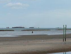 Bukan IUP PT Timah, Ratusan Ponton Milik CV kepung Pantai Pasir Padi