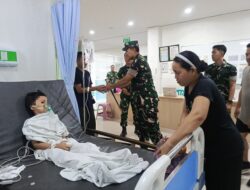 Jenguk Korban Tenggelam di Pintu Air, Danrem 045/Gaya Tanggung Seluruh Biaya Pengobatan ‎